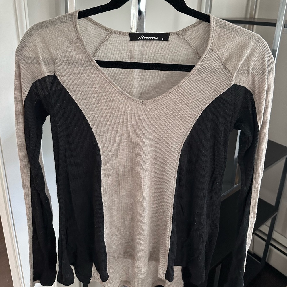 Long sleeve light shirt